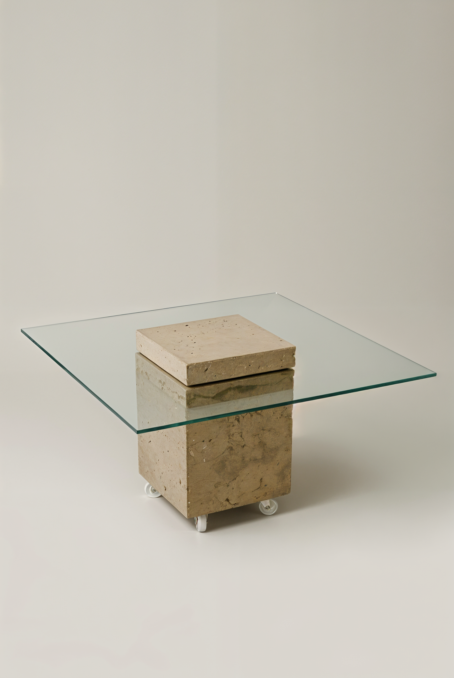 Table flottante table basse en béton — studio