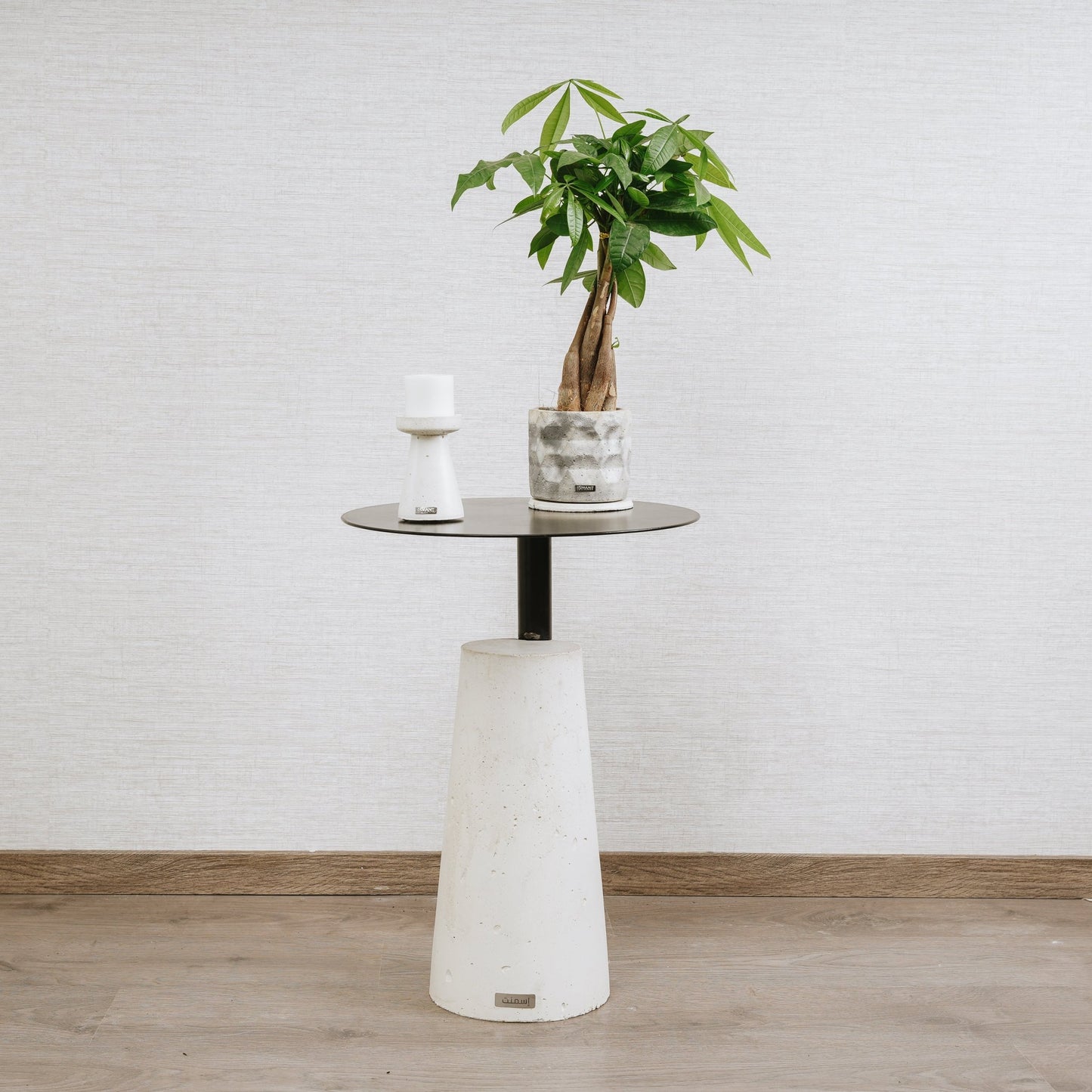 Pot Ruche en béton avec des lignes épurées - Ismant 2