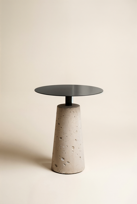Table d’appoint en béton — studio