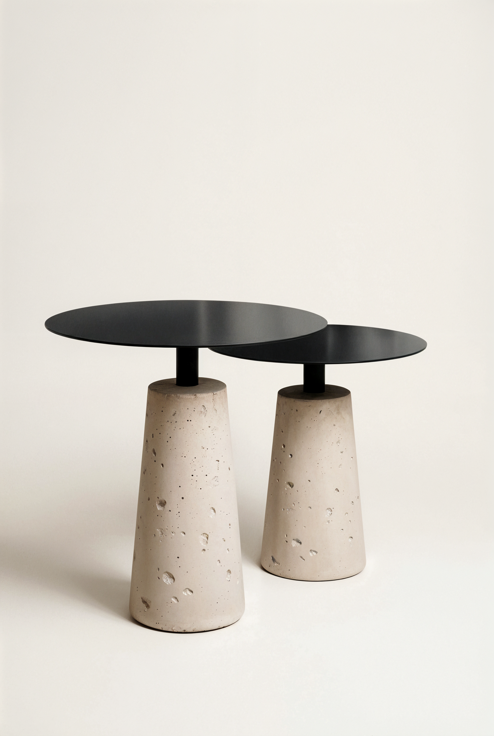 Table d’appoint en béton — collection
