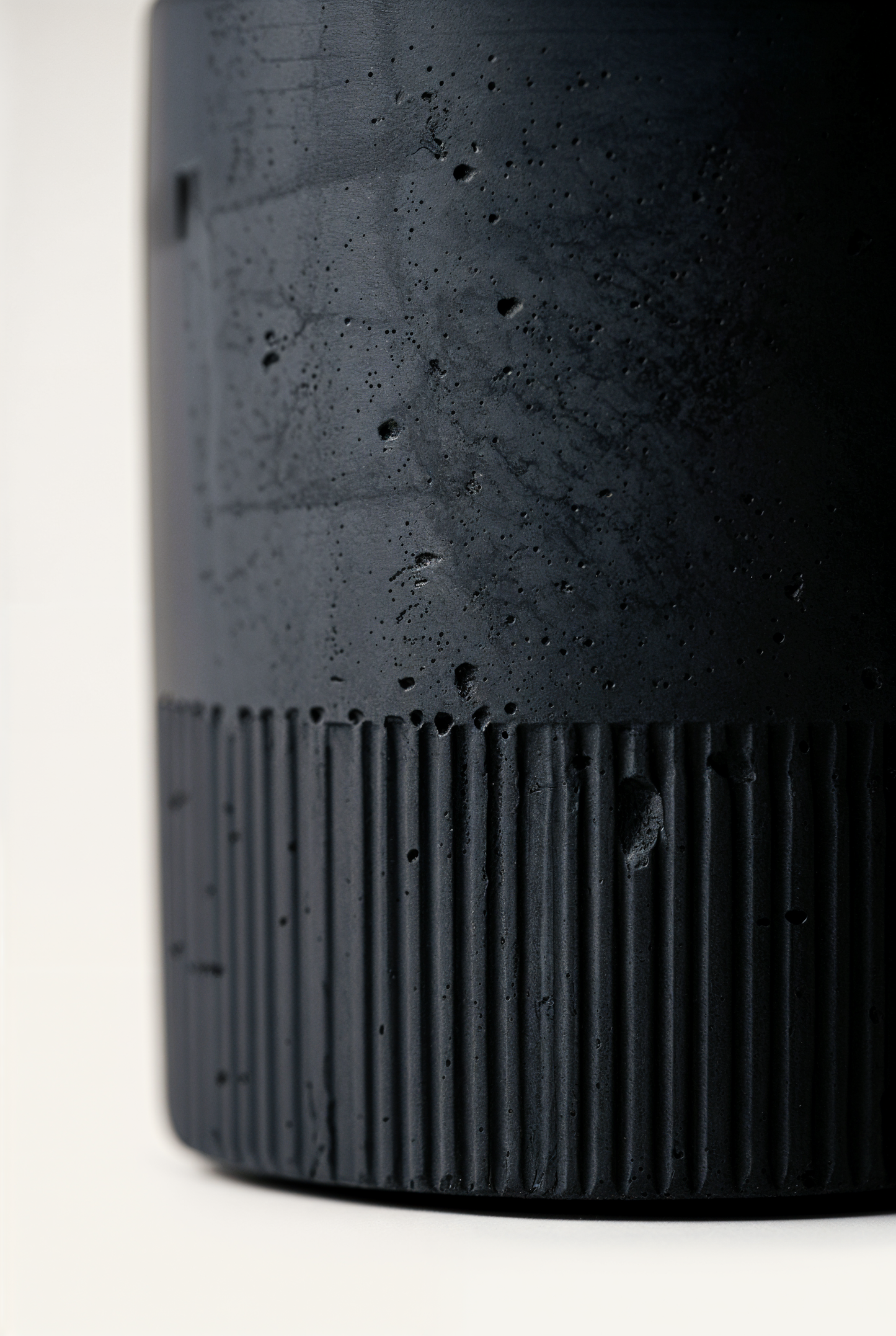 Bougie béton en cire de soja parfumée Dune — studio