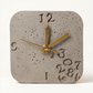 Horloge à poser design moderne en béton – Huruf — studio