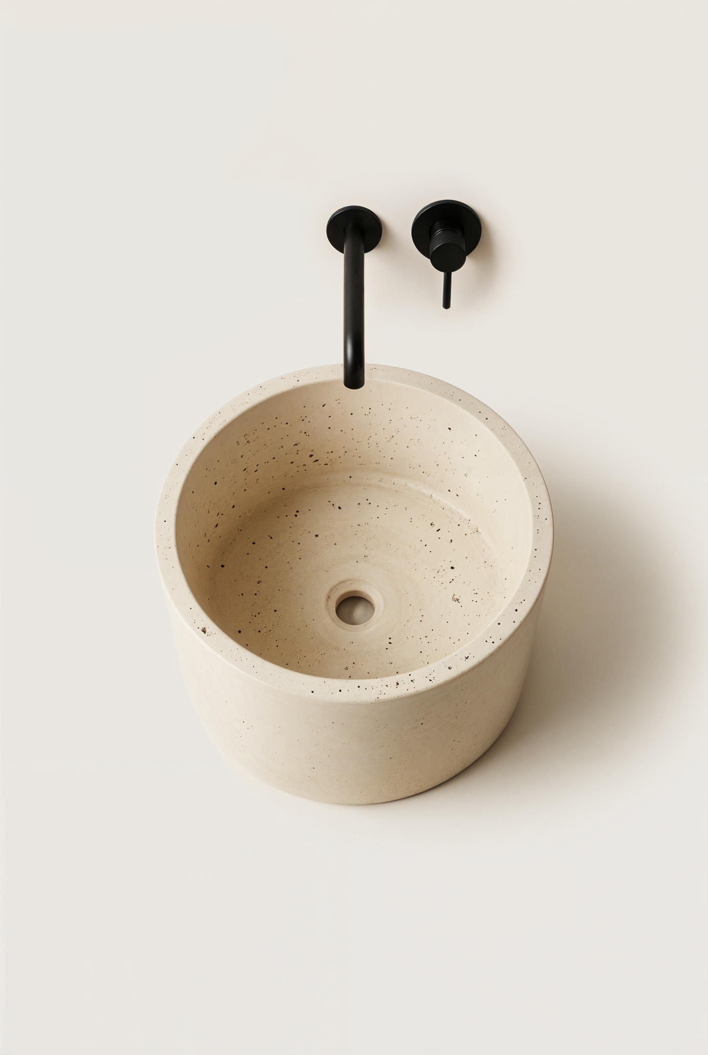 Vasque Totem en béton style contemporain — studio