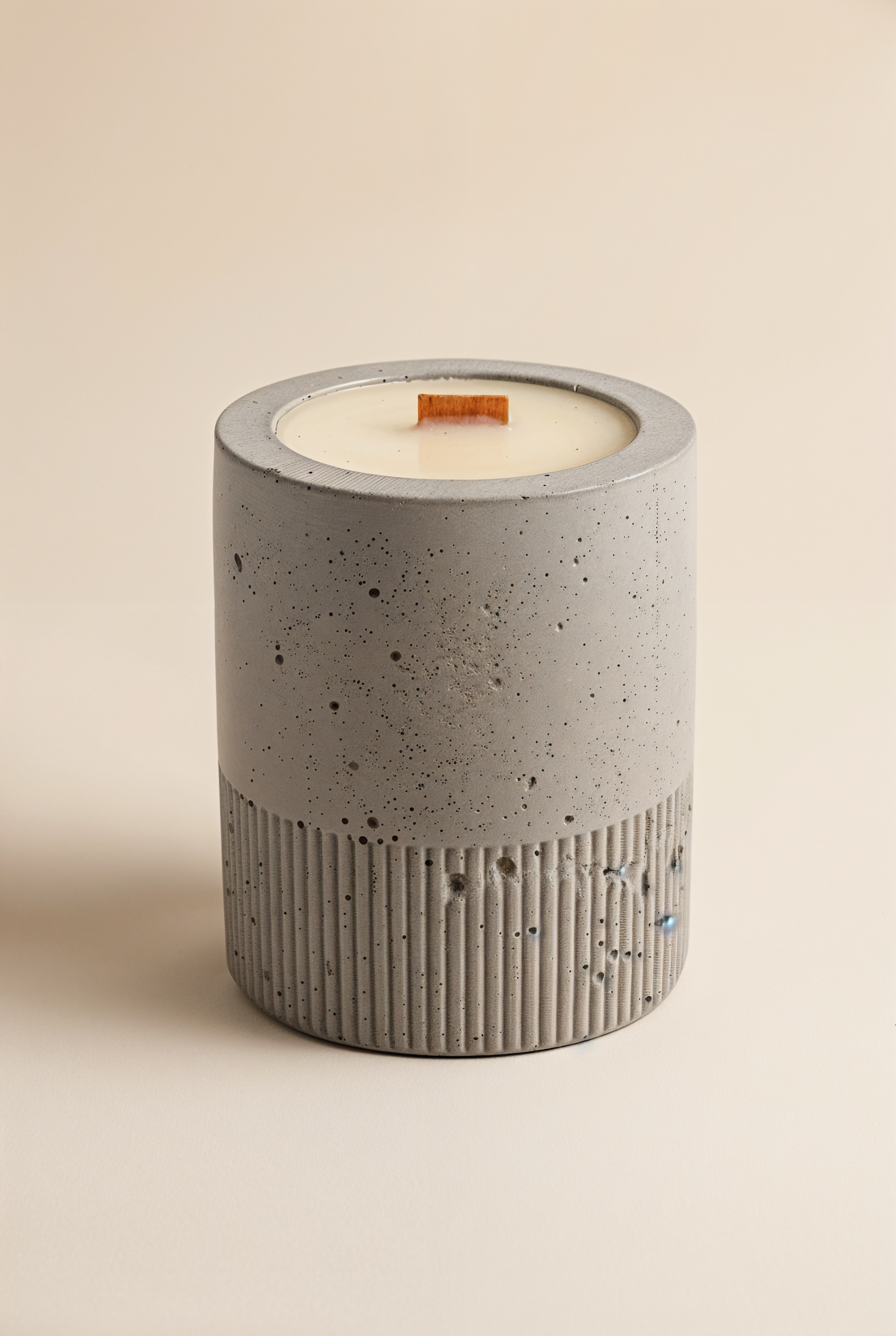 Bougie béton en cire de soja parfumée Dune — studio