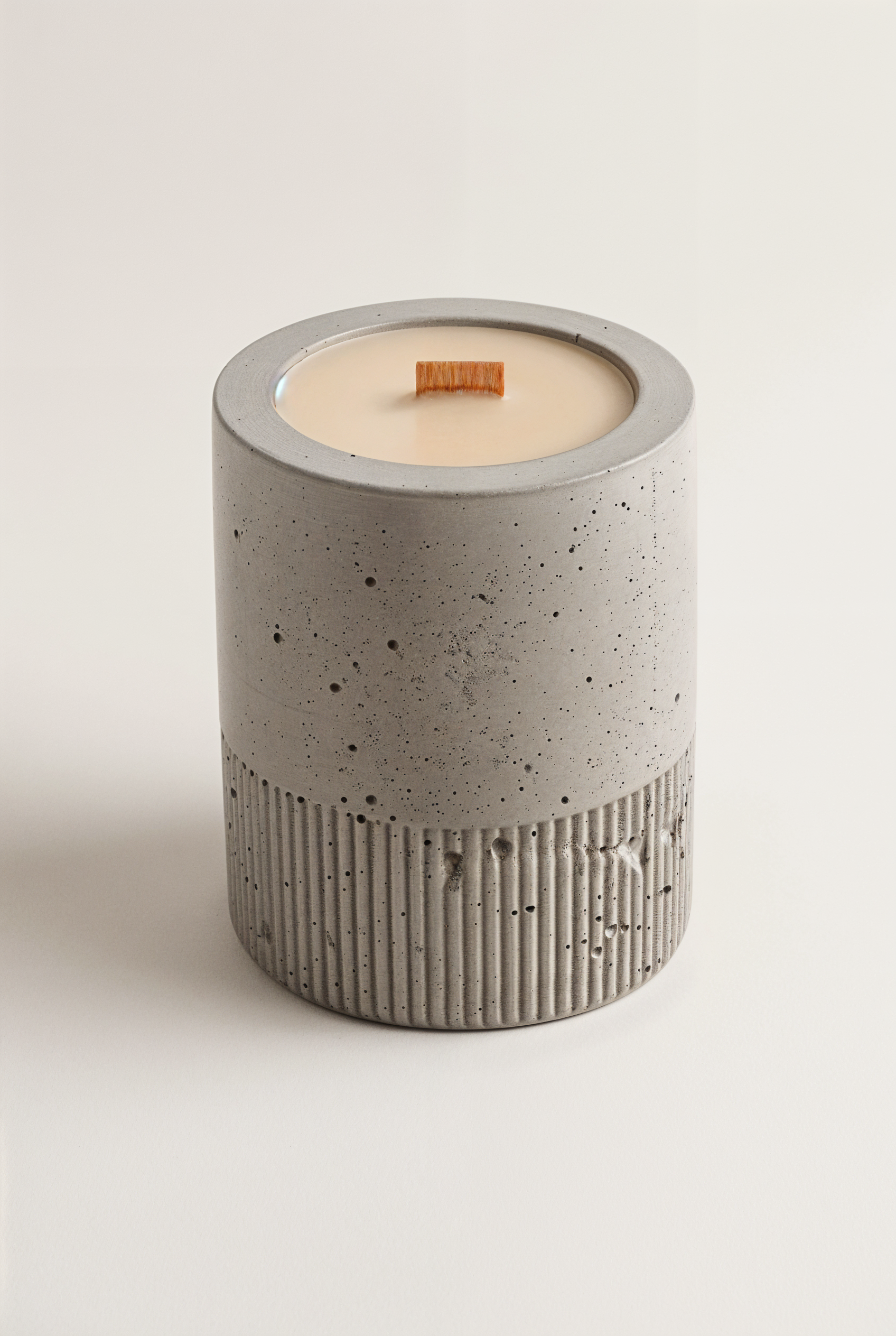 Bougie béton en cire de soja parfumée Dune — studio