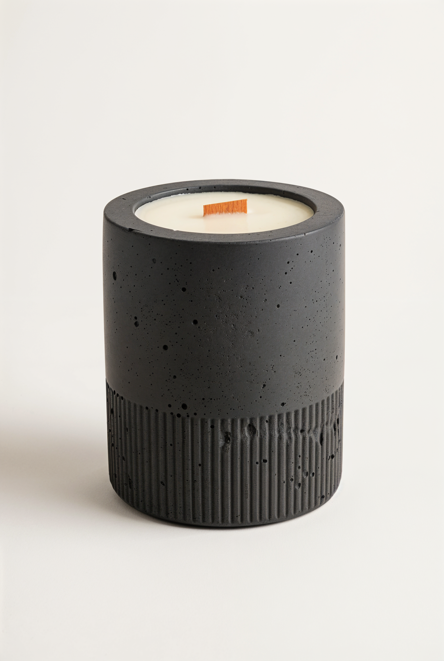 Bougie béton en cire de soja parfumée Dune — studio