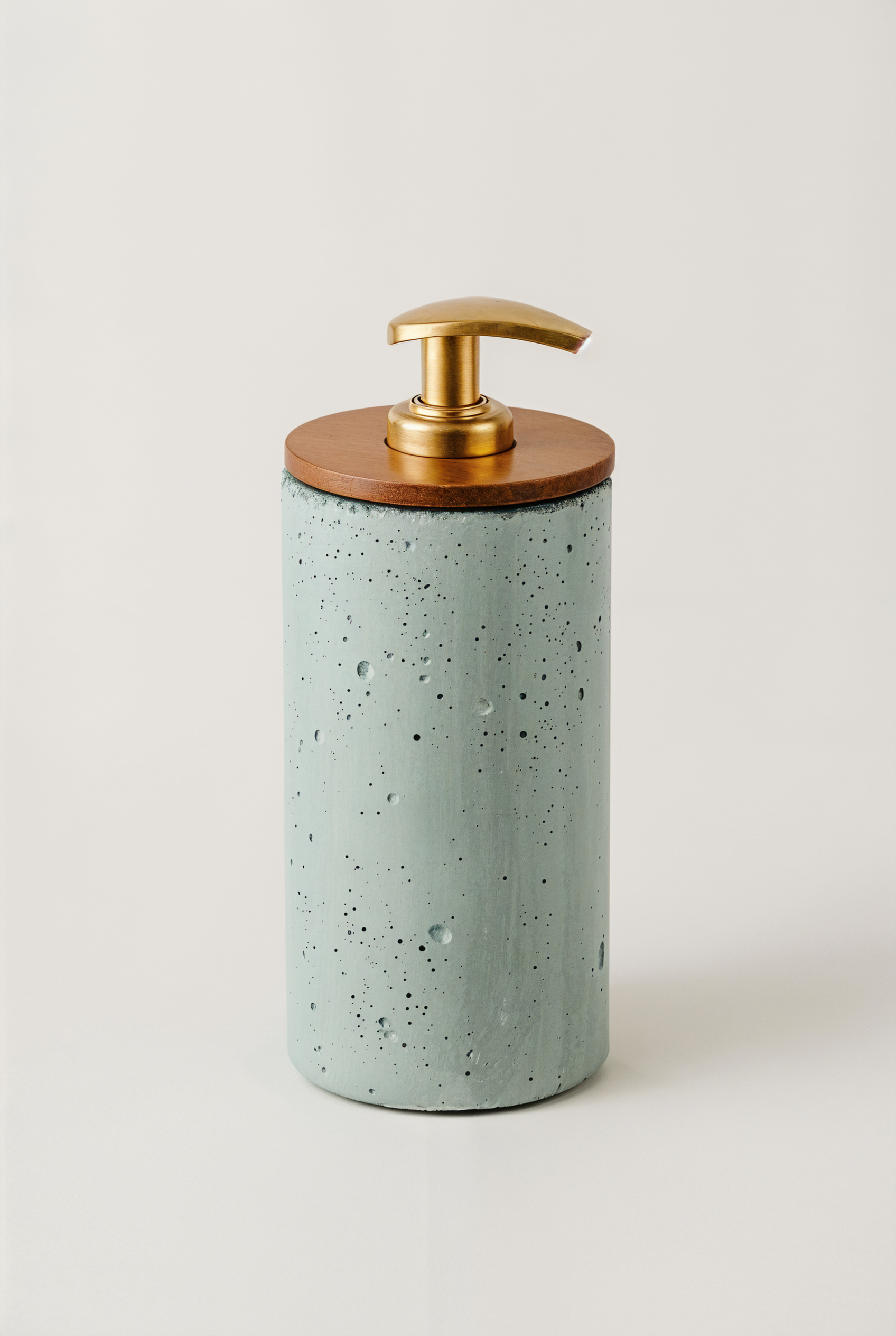 Distributeur Savon Liquide en béton — studio