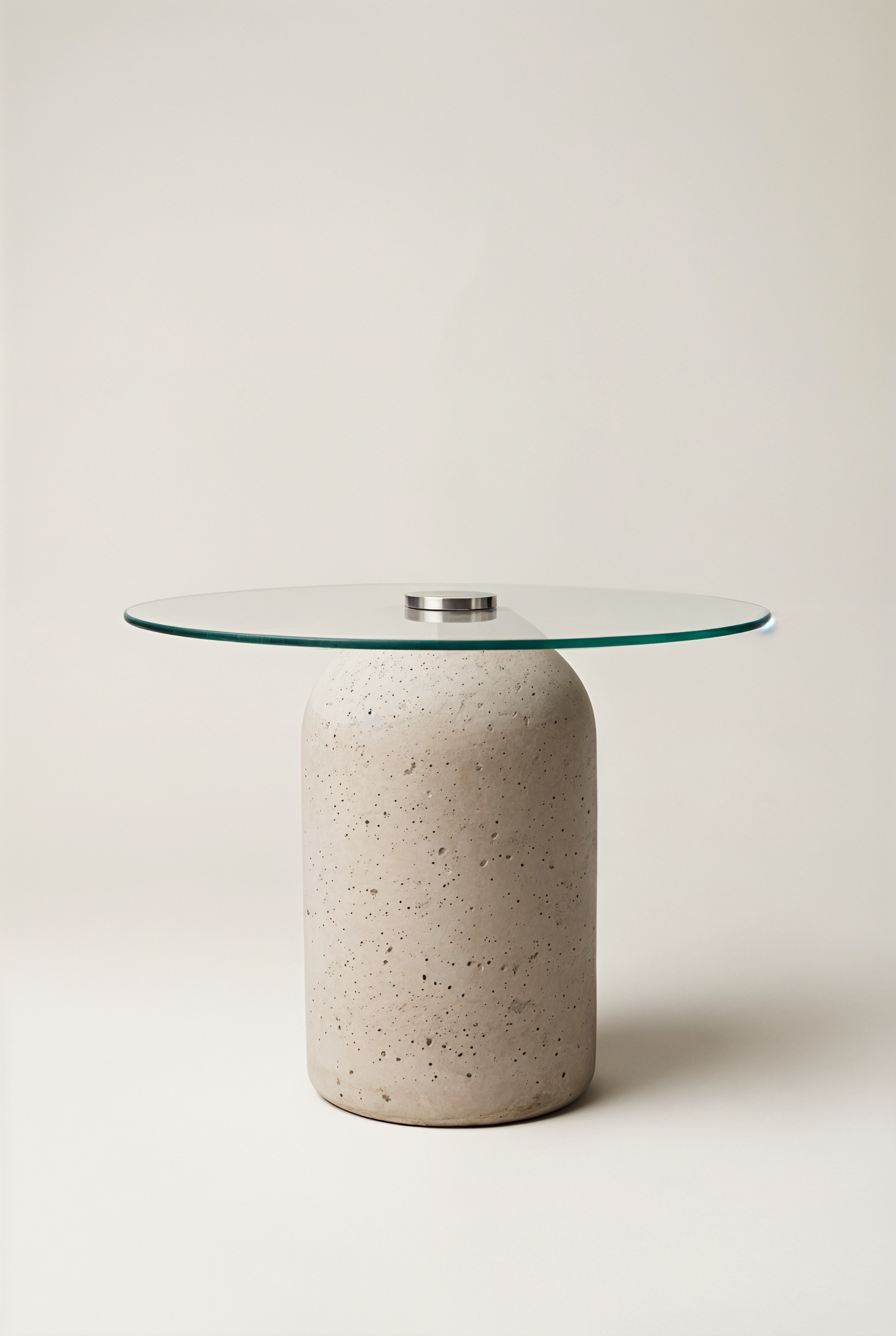 Table d'appoint Aruma – En béton GFRC &  verre — studio