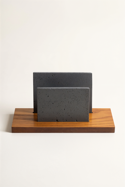 Porte-enveloppes en béton et bois — studio