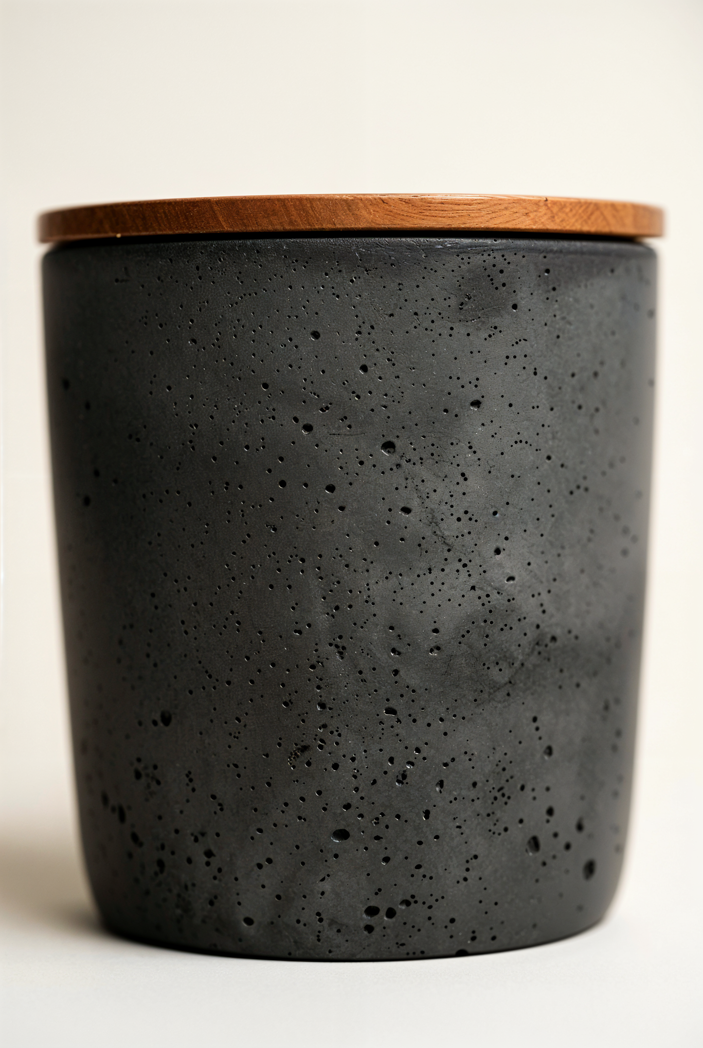 Pot en Béton avec Couvercle en Bois — studio