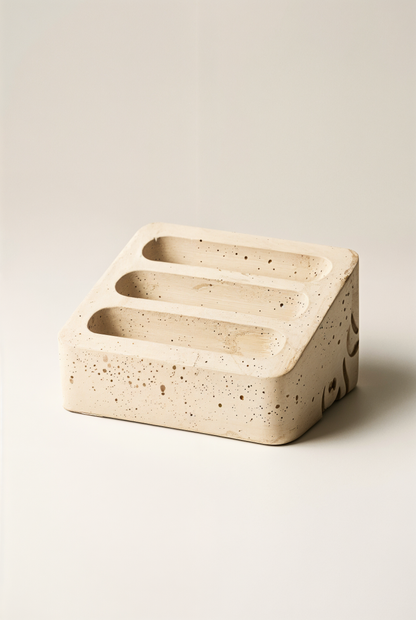 Porte-mémo Huruf en béton minimaliste — studio