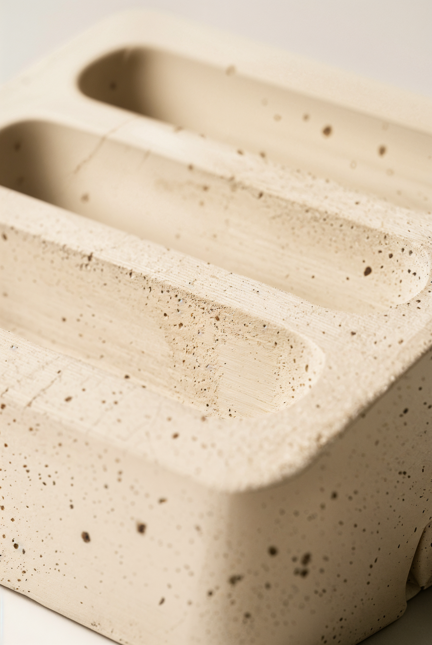 Porte-mémo Huruf en béton minimaliste — studio