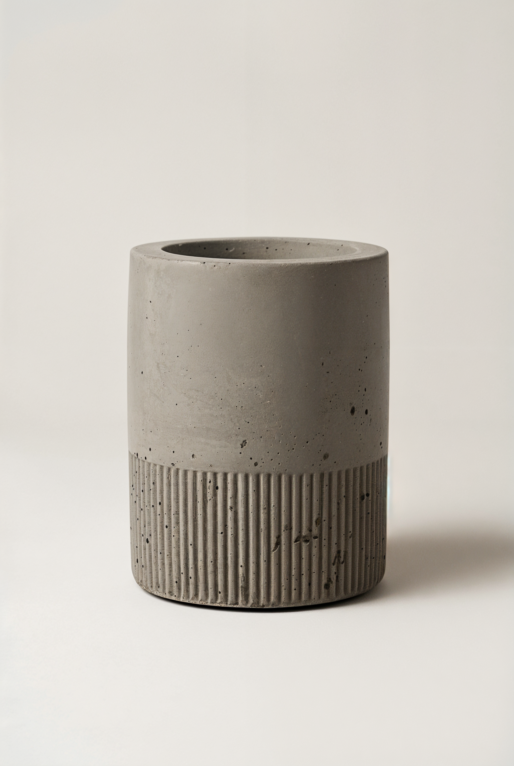 Porte stylos Dune en beton GFRC — studio