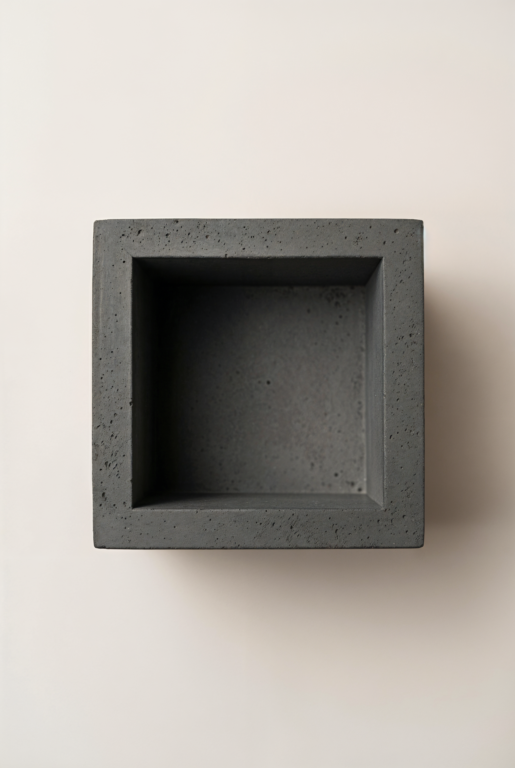 Porte stylos en béton GRFC Huruf — studio