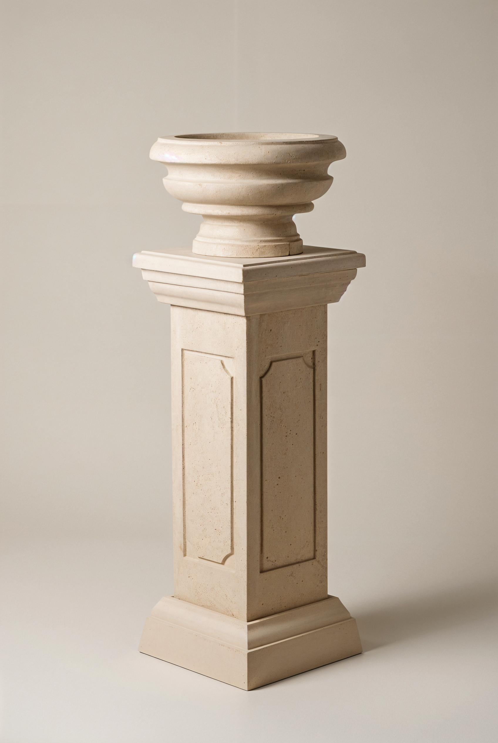 Pot baroque avec colonne en béton GFRC — studio