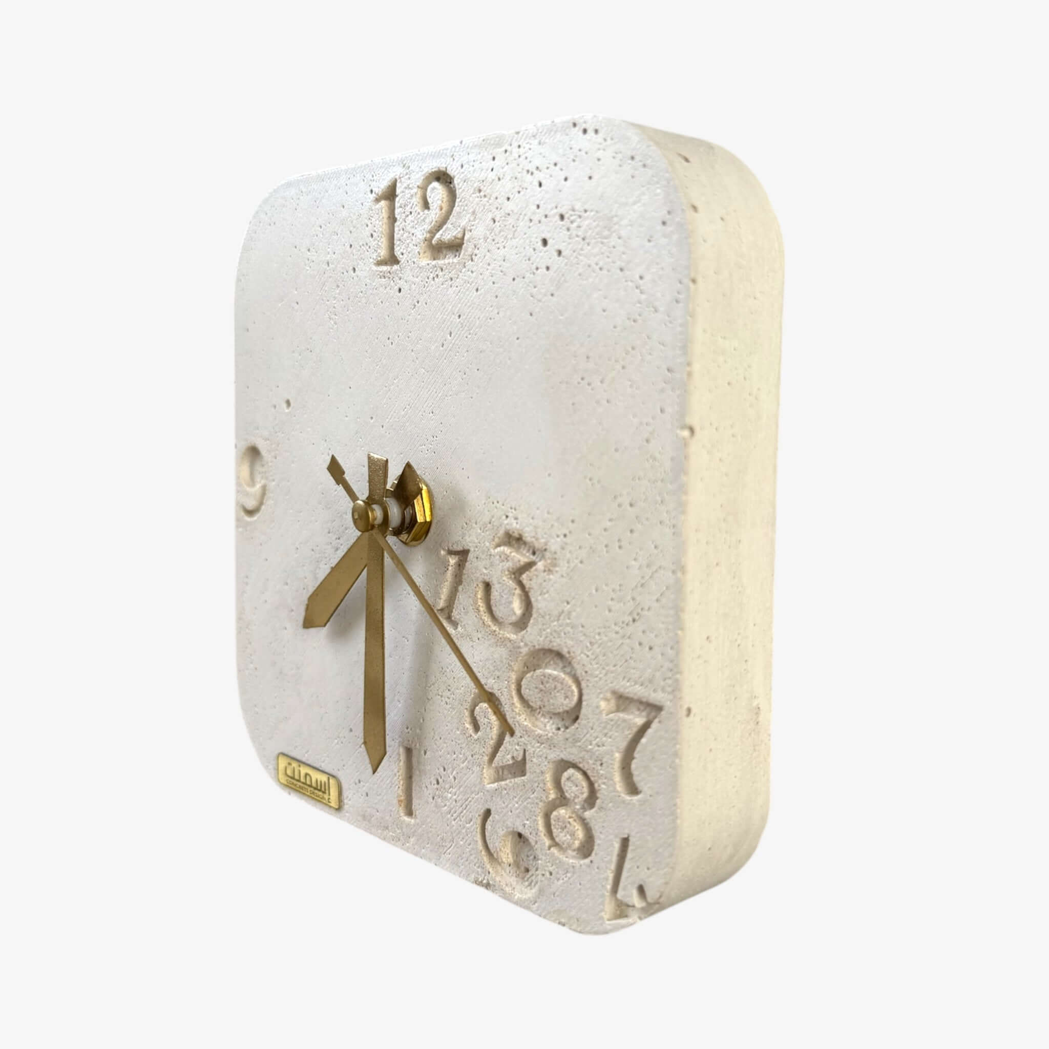 Horloge à poser design moderne en béton – Huruf ismant 1