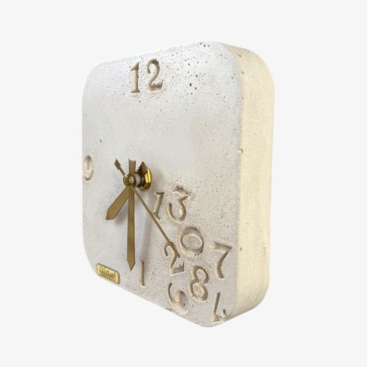 Horloge à poser design moderne en béton – Huruf