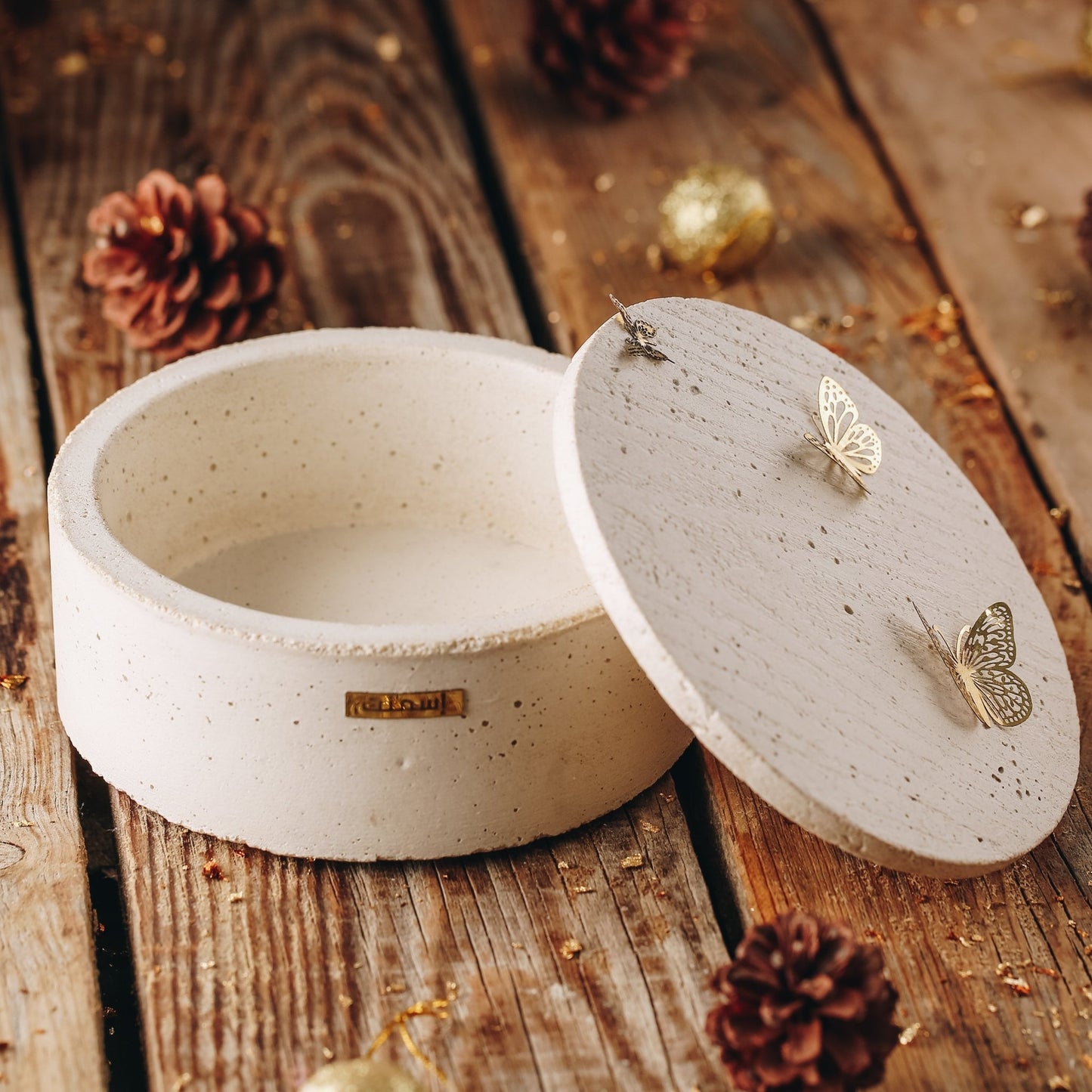 Boîte de chocolat Ephémère en béton - Ismant 4