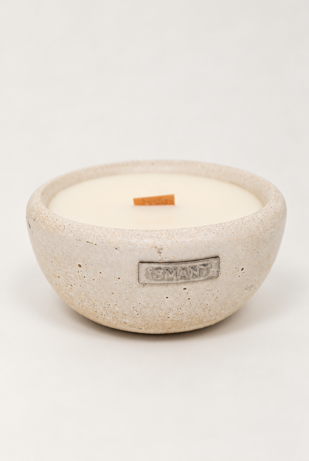 Bougie Bol en béton GFRC — bougie blanc ivoire, taille XS — fond blanc cassé