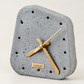 Horloge Ora en béton GFRC Palette de couleurs — horloge gris béton — fond blanc cassé