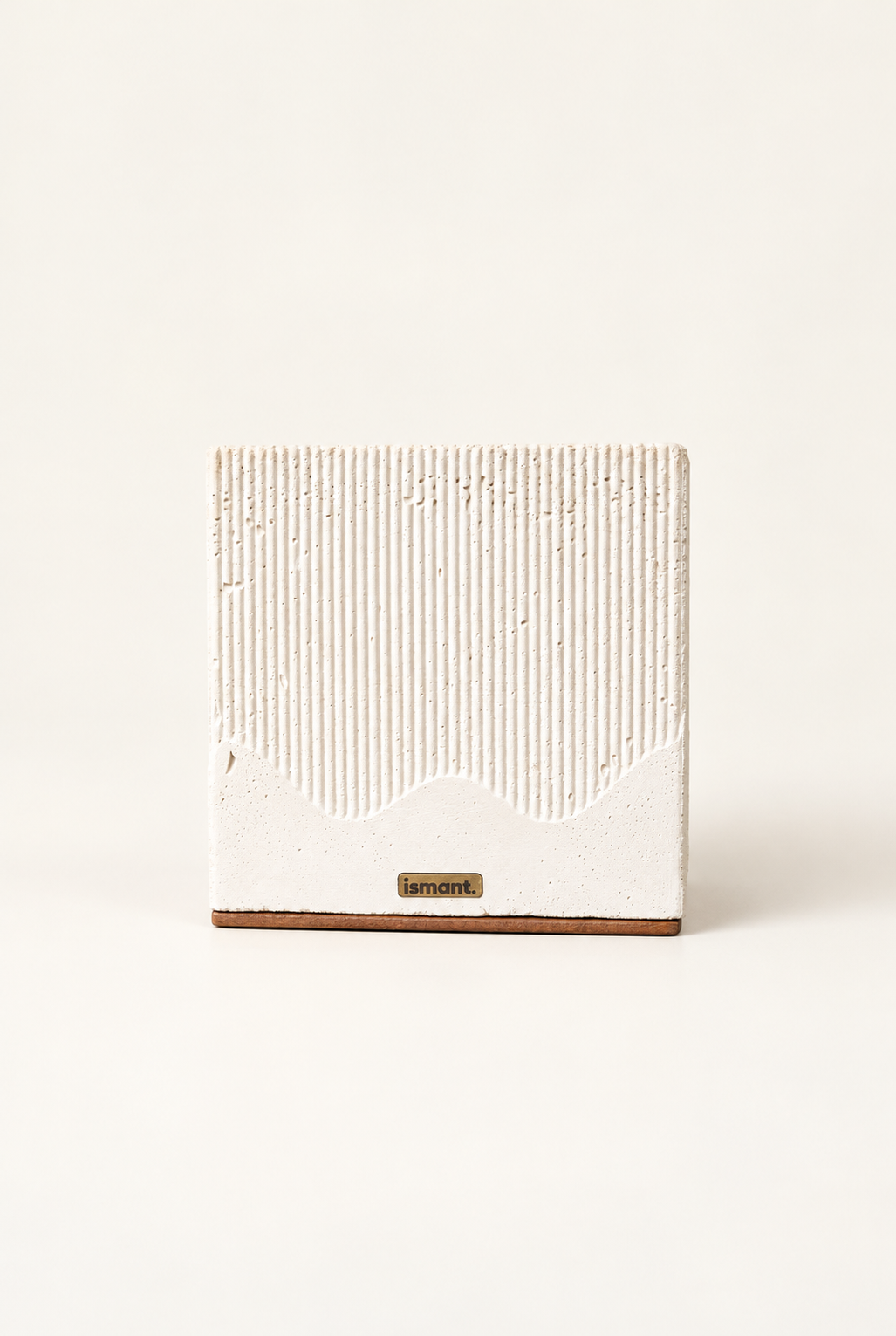 Coffret Brume Ismant : bougie à mèche en bois et boîte à mouchoirs en béton