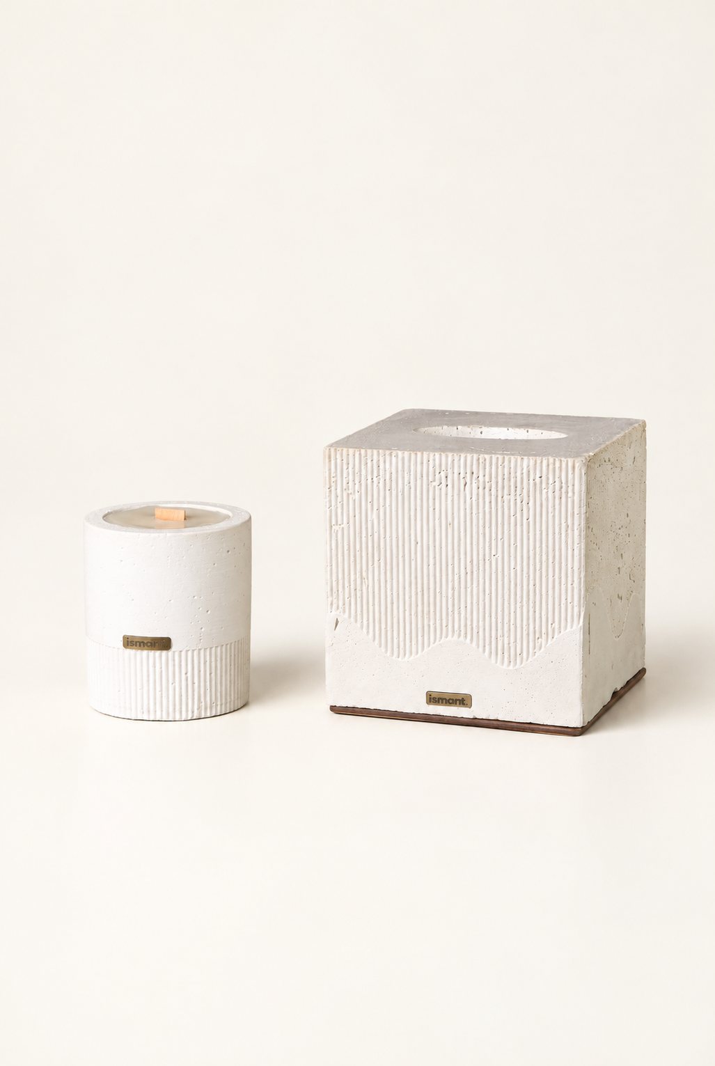 Coffret Brume Ismant : bougie à mèche en bois et boîte à mouchoirs en béton