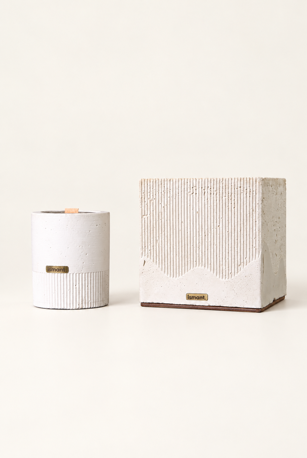 Coffret Brume Ismant : bougie à mèche en bois et boîte à mouchoirs en béton