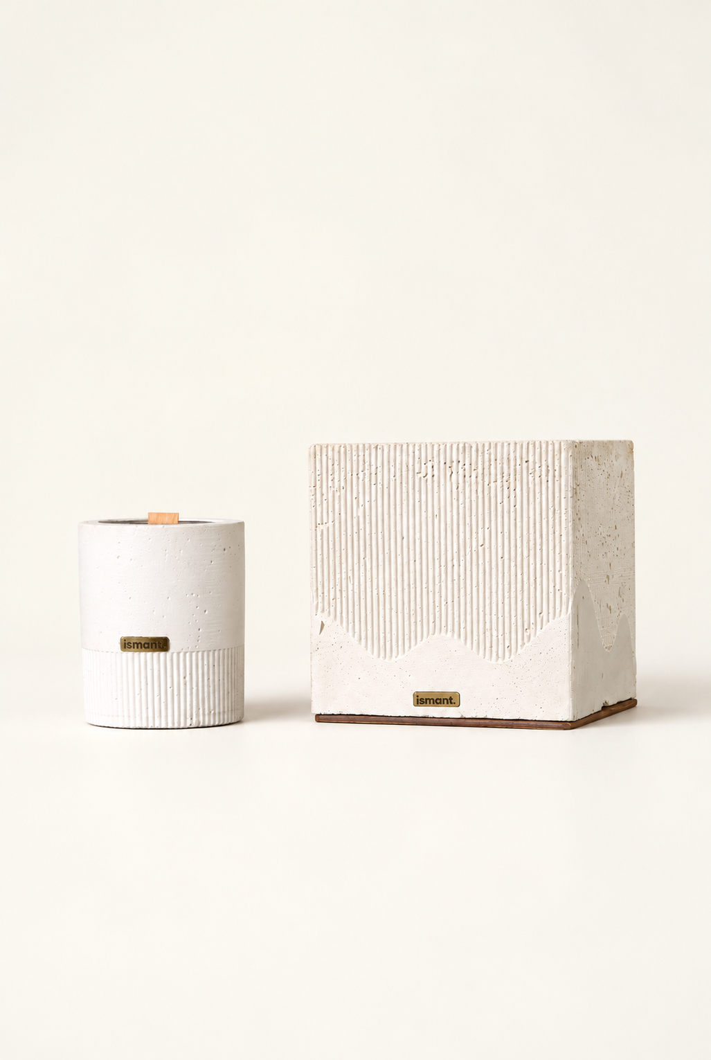 Coffret Brume Ismant : bougie à mèche en bois et boîte à mouchoirs en béton