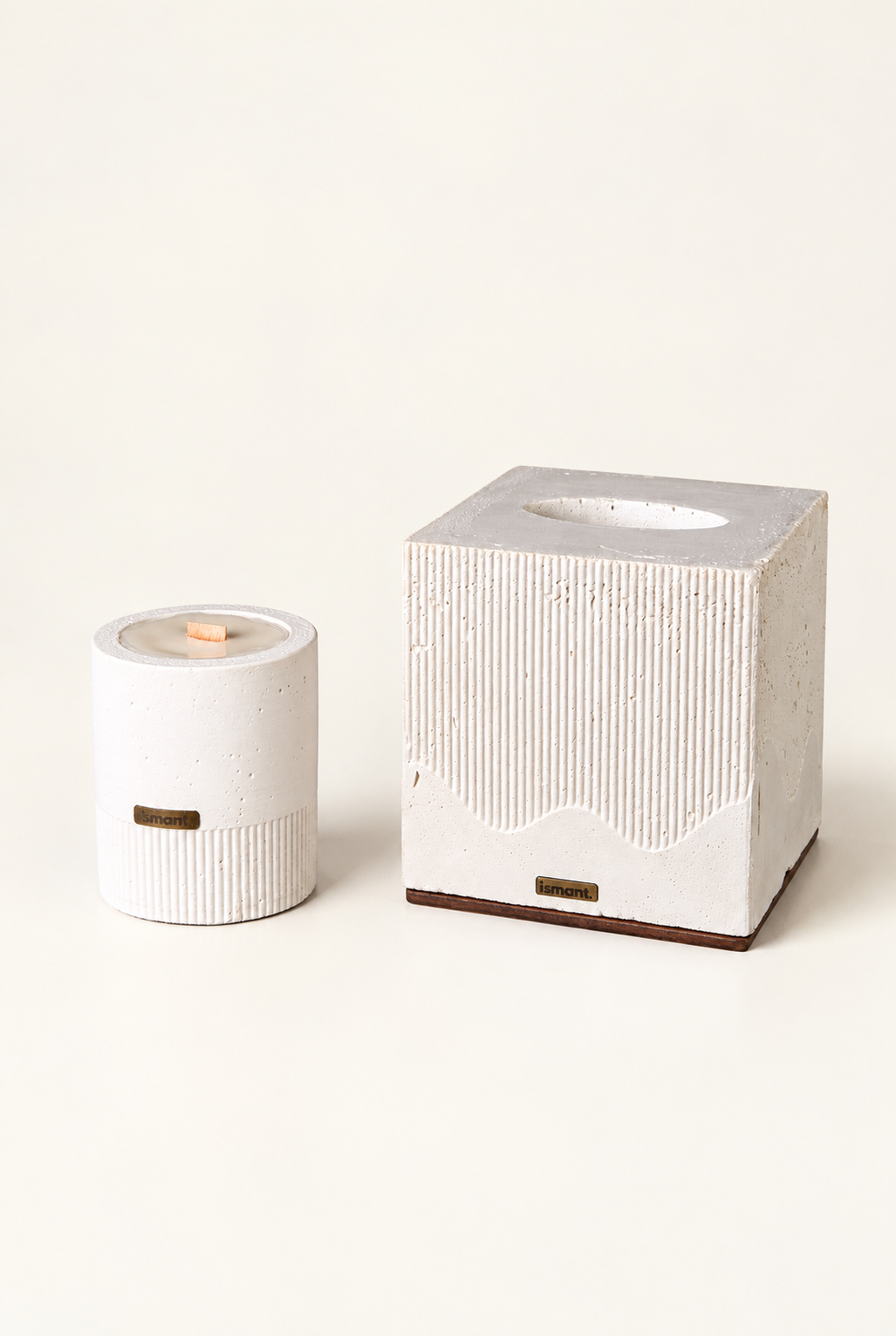 Coffret Brume Ismant : bougie à mèche en bois et boîte à mouchoirs en béton