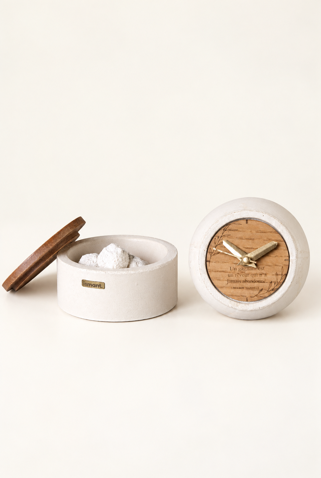 Coffret Subtil Ismant : horloge en bois gravé et diffuseur de parfum en béton