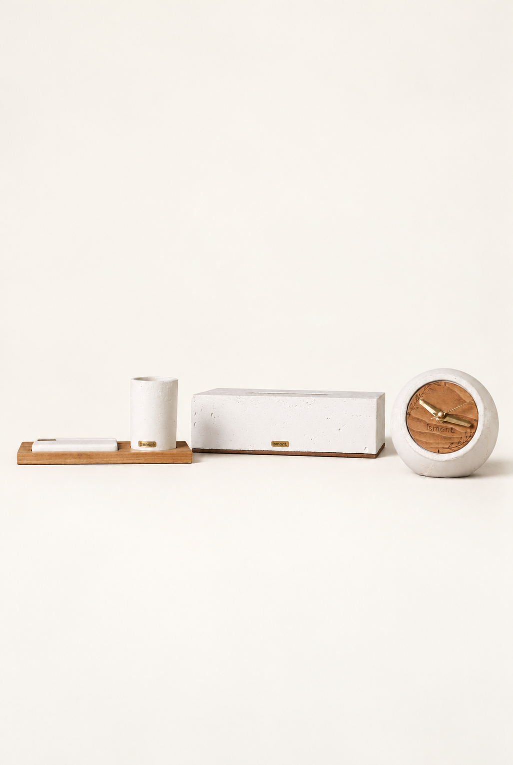 Coffret Horizon Ismant : horloge en bois gravé, boîte à mouchoirs, pot à crayons et plateau en bois